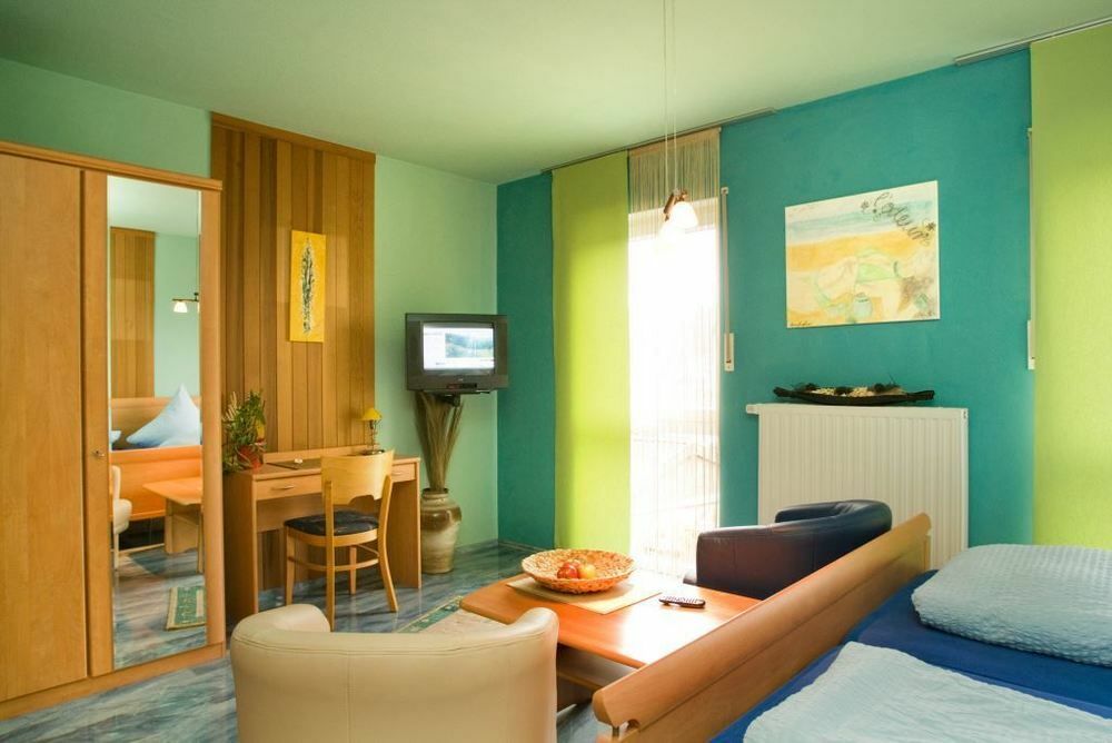 Hotel-Bistro-Europa Merchweiler Экстерьер фото
